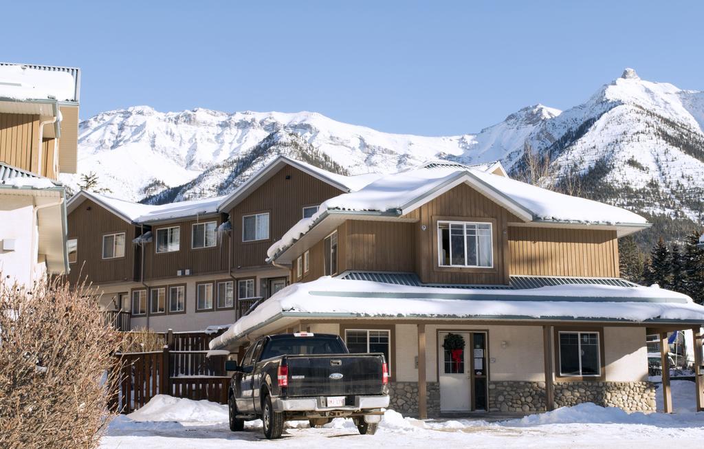 Banff Boundary Lodge Canmore Exterior foto